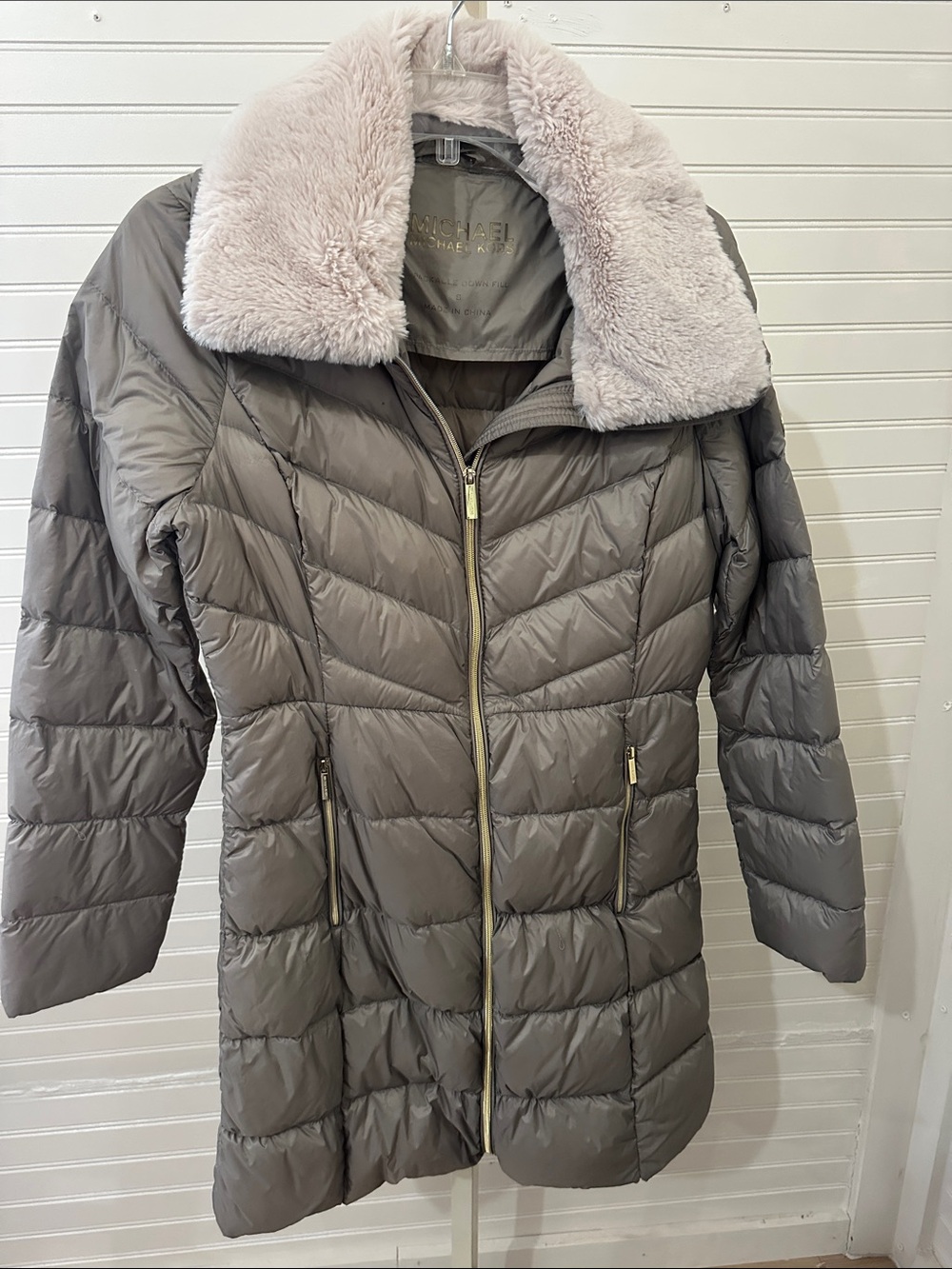 Michael Kors Taupe Down-Style Puffer Coat with Faux Fur packable down S